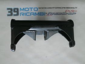 APRILIA PEGASO 650 IE 01 SUPPORTO MOTORE INFERIORE