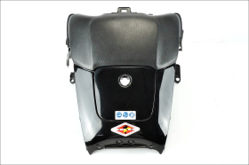 Honda GL 1800 F6B Goldwing Bagger 12 16 Center door fairing panel with original cables and spring