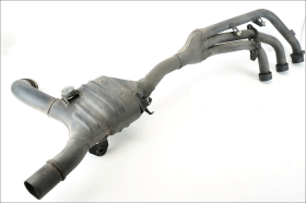 Honda GL 1800 F6B Goldwing Bagger 12 16 Left exhaust manifold with original catalytic converter