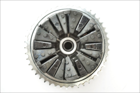 Benelli Leoncino 125 22 25 mozzo portacorona con corona e parastrappi originale