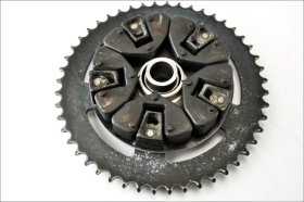 mozzo portacorona originale con corona PBR e parastrappi originali Suzuki GSR 600 06 11