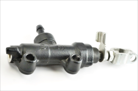 Triumph Street Twin 900 17 18 pompa freno posteriore originale