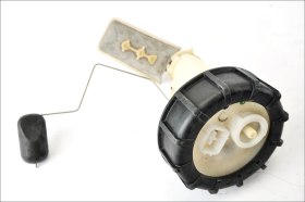 Suzuki Sixteen 125 150 07 14 internal fuel pump with original float