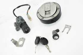 MOTO GUZZI BREVA 750 2003 2011 blocchetto contatto chiave con tappo benzina, serratura sella e n. 2 chiavi originali