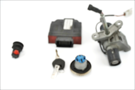 Yamaha X-Max 250 07 09 blocchetto contatto chiave solo per versione a carburatore con centralina antenna immobilizer serratura sella tappo benzina serratura sportellino retroscudo e n. 1 chiave originale codificata originale