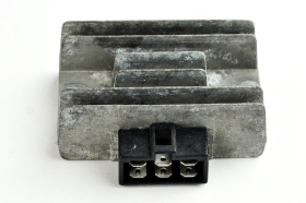 VESPA GT Granturismo 125 03 06 regolatore di tensione originale