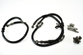 Suzuki GSF Bandit S 00 05 tubi freno anteriori e posteriore con perni e ripartitore originali