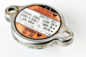 Yamaha FZ6 Fazer S1 S2 04 11 tappo radiatore originale