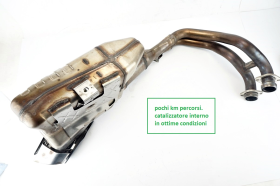 Suzuki GSX-8S 23 24 Exhaust muffler with headers and original heat shield