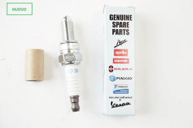 candela originale Piaggio NGK codice CR8EKB NUOVA per scooter Piaggio Beverly 125 300 350