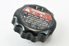 HONDA HORNET 600 1998 2002 Original radiator cap