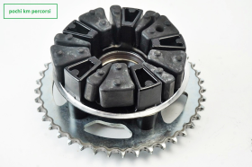 HONDA HORNET 600 1998 2002 Original rear sprocket hub with sprocket and shock absorber