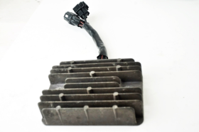 SUZUKI GLADIUS SFV 650 2009 2015 Original voltage regulator T-S 2 2 47H00 5.7 233 SH811AA