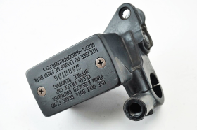 SUZUKI GLADIUS SFV 650 2009 2015 Original front brake master cylinder 14 9 L 1