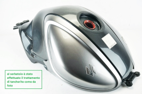 SUZUKI GLADIUS SFV 650 2009 2015 Original fuel tank complete with side fairings YA